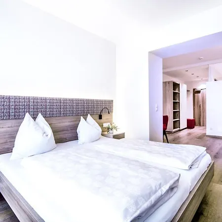 Hotel Mondschein 3*